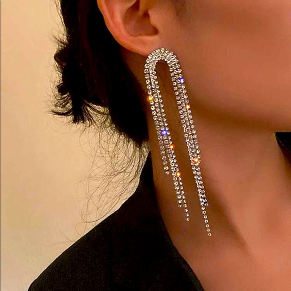 Jewelry - Rhinestone tassel drop earrings